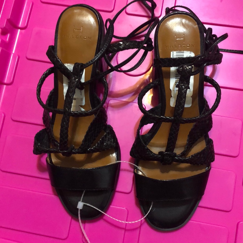 Shoe